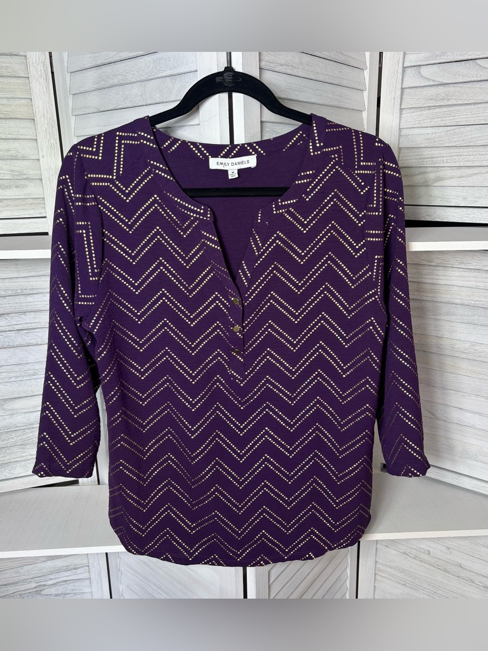 Emily Daniels Purple Gold Chevron Blouse Size M 3/4 Sleeve